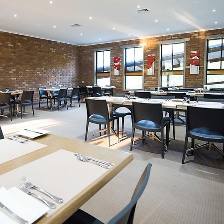 Farnham Court Motel And Restaurant Morwell Dış mekan fotoğraf
