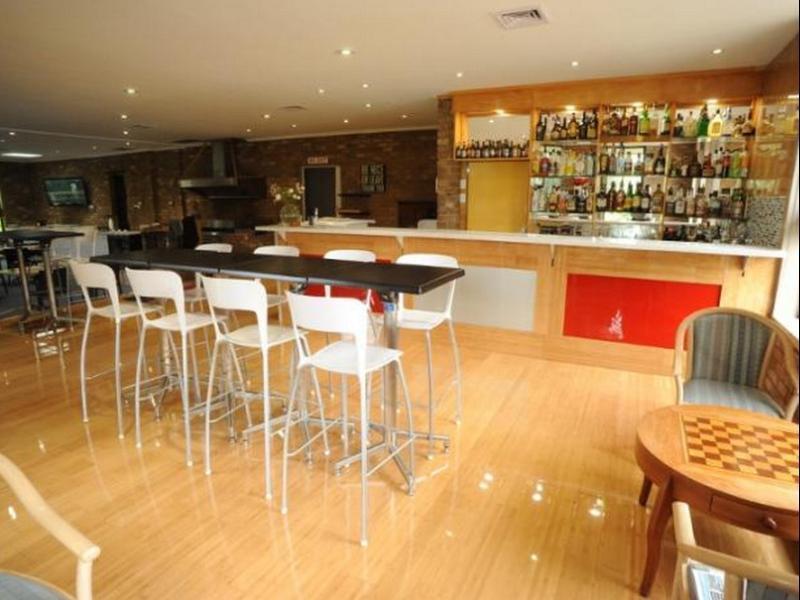 Farnham Court Motel And Restaurant Morwell Dış mekan fotoğraf