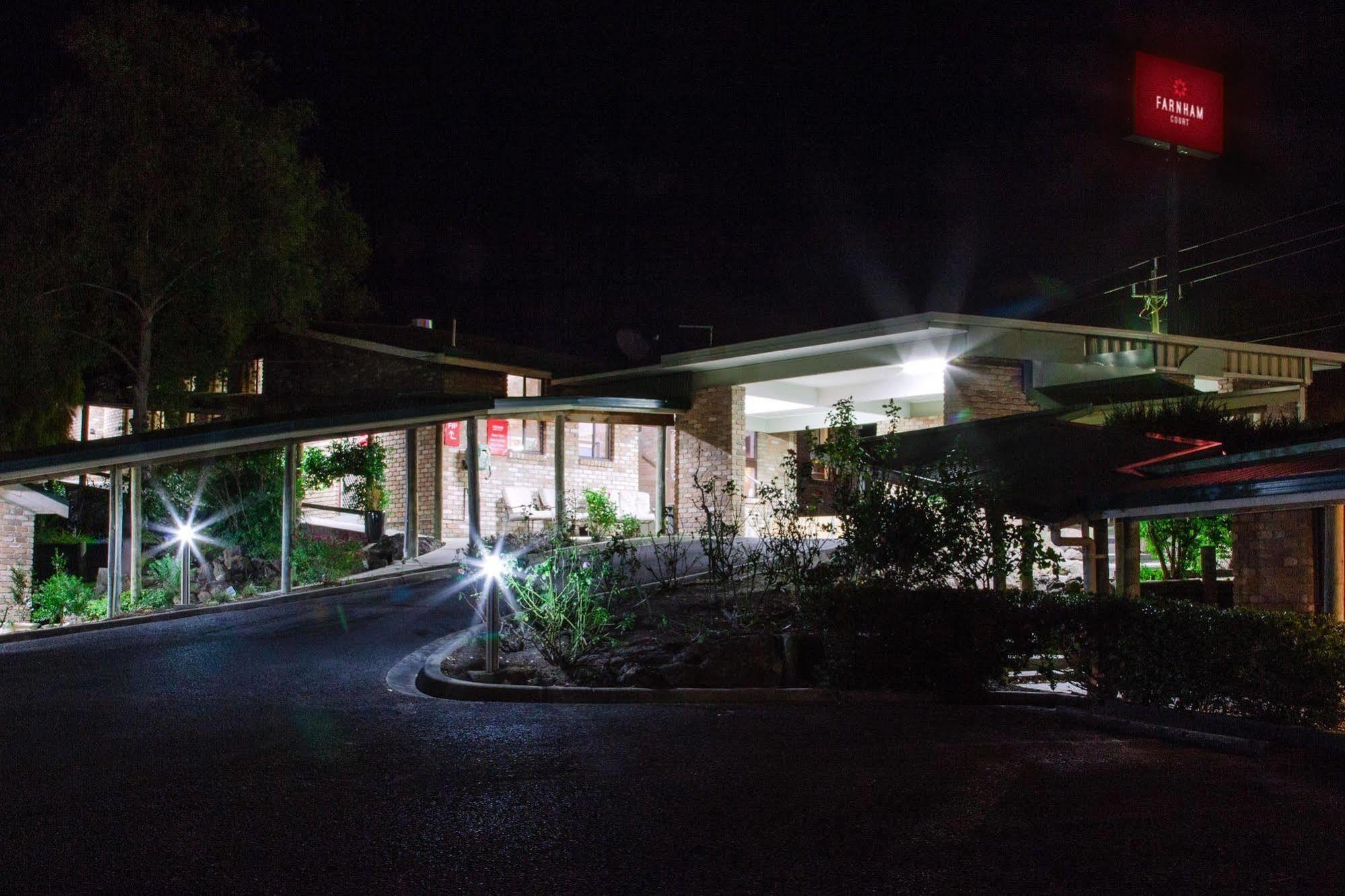 Farnham Court Motel And Restaurant Morwell Dış mekan fotoğraf