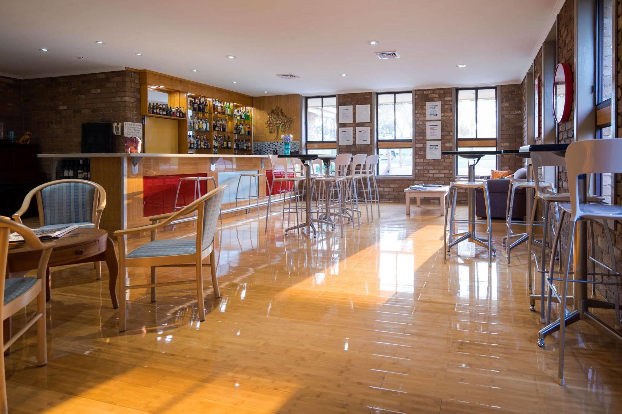 Farnham Court Motel And Restaurant Morwell Dış mekan fotoğraf
