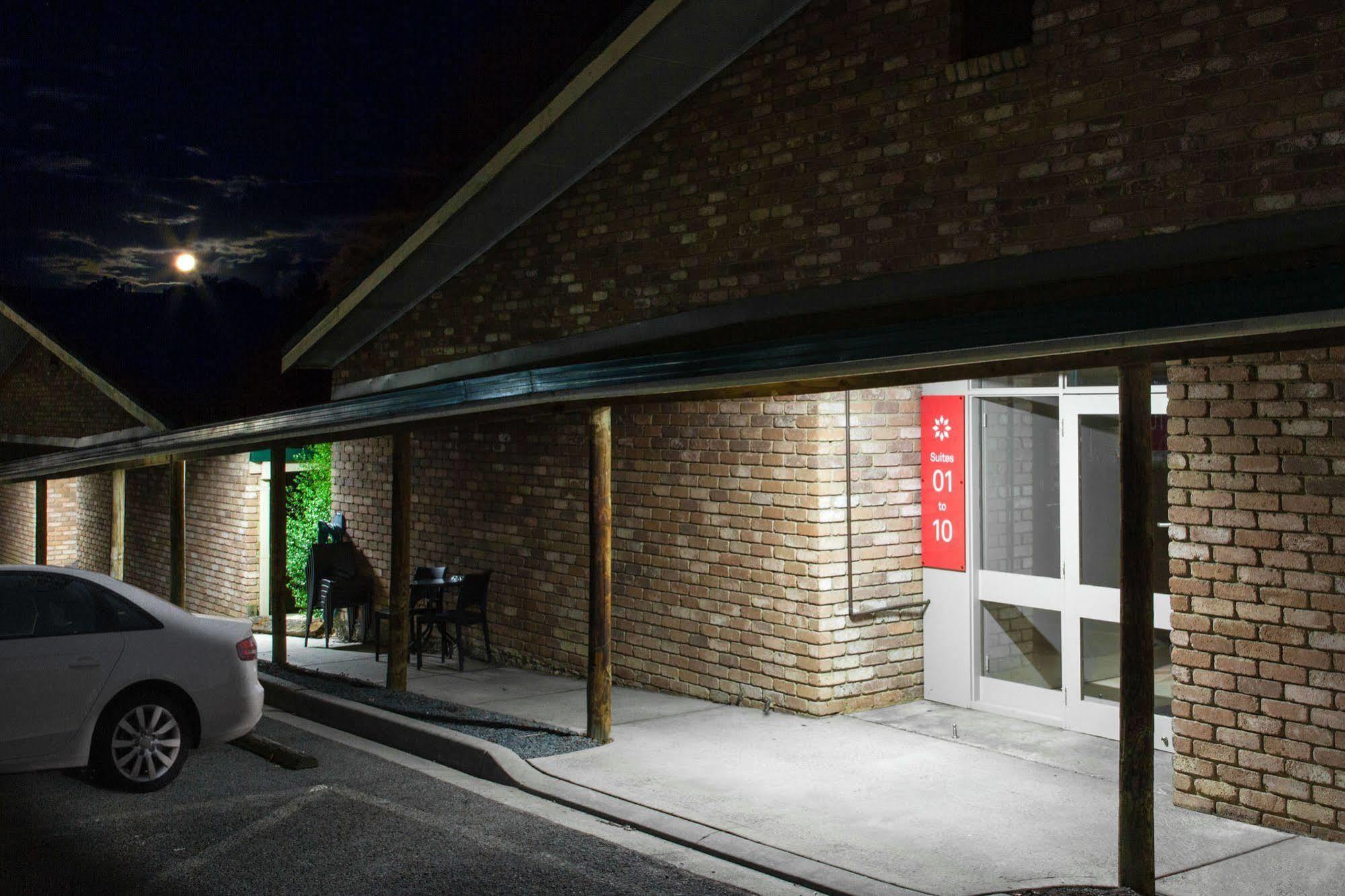 Farnham Court Motel And Restaurant Morwell Dış mekan fotoğraf