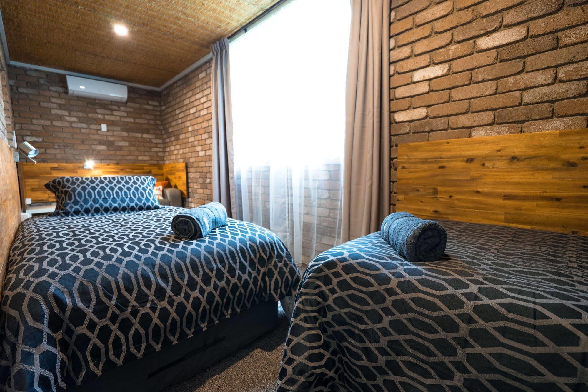 Farnham Court Motel And Restaurant Morwell Dış mekan fotoğraf