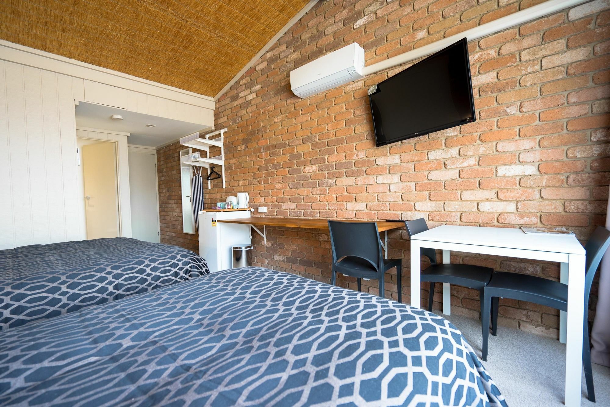 Farnham Court Motel And Restaurant Morwell Dış mekan fotoğraf